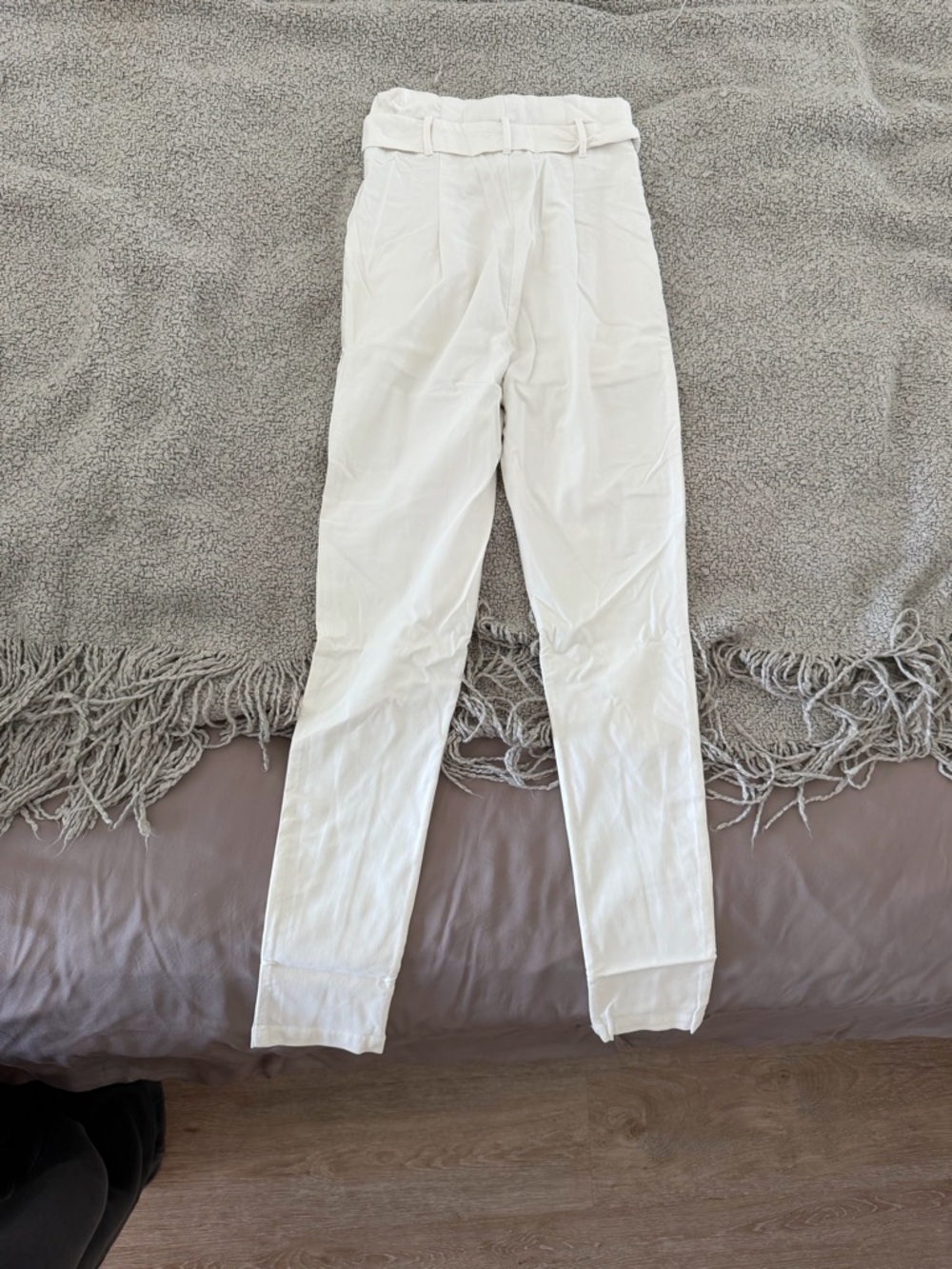 High-Waist Paperbag Trousers in White